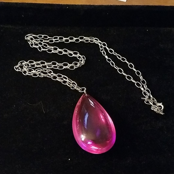 2.5 Pink Pendant with a 36" Link Silver Chain - Picture 1 of 1